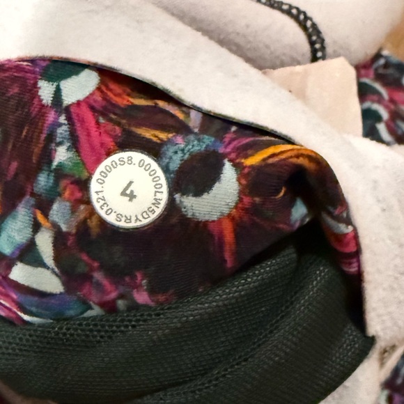 lululemon athletica Floral Leggings Size 4 - Picture 12 of 13